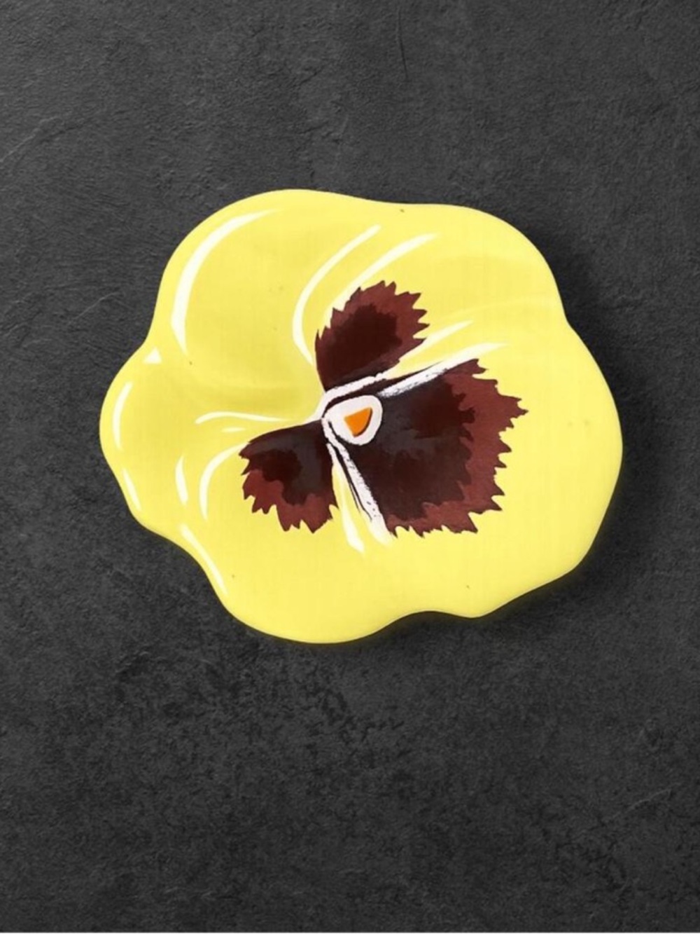 Vinatge Avon Yellow Floral Ceramic brooch-jewelry - Picture 3 of 6